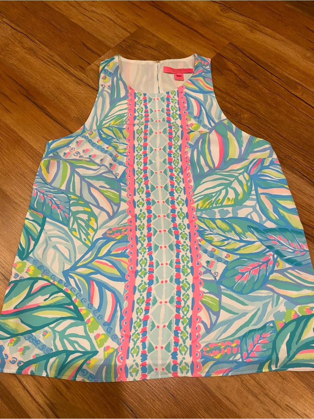 Lilly Pulitzer Lyle Halter Top in the Multi Maraca My World print Small Womans